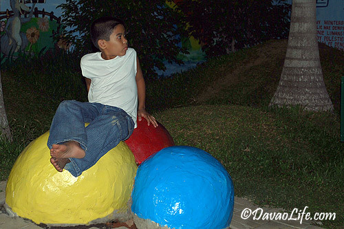 Kid @Peoples Park, Davao City