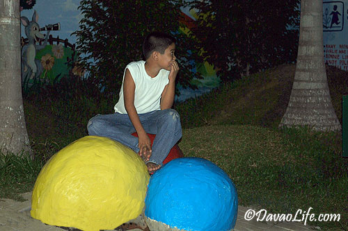 Kid @Peoples Park, Davao City
