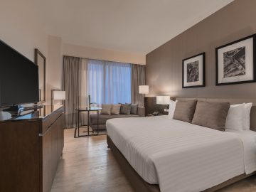 Seda Ayala Center Cebu Deluxe King Room
